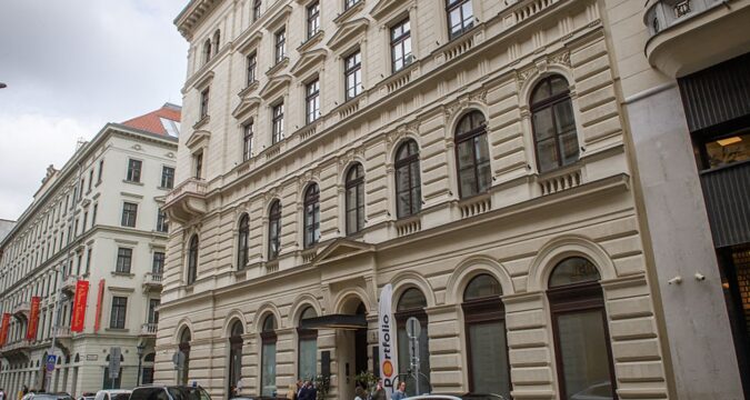 Угорщина через рекордний дефіцит заморозила частину бюджетних витрат