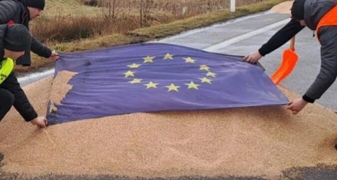ЄС планує підвищити мита на імпорт з України – ЗМІ ЄС планує підвищити мита на імпорт з України - ЗМІ