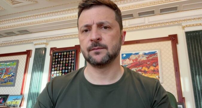 Зеленський про переговори: Очікую, хто буде від РФ