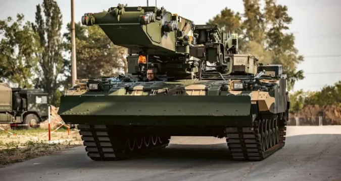 Угорщина отримала перший танковий мостоукладальник Leguan 2HU