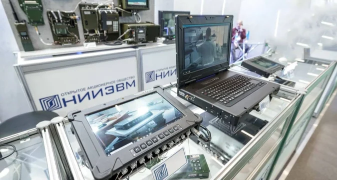 Білорусь розробила тактичні планшети для екстремальних умов