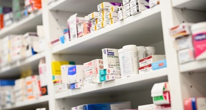 Нардеп озвучив суми сплати податків аптек і виробників ліків