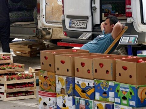 Ціни в Україні впали вперше за два роки