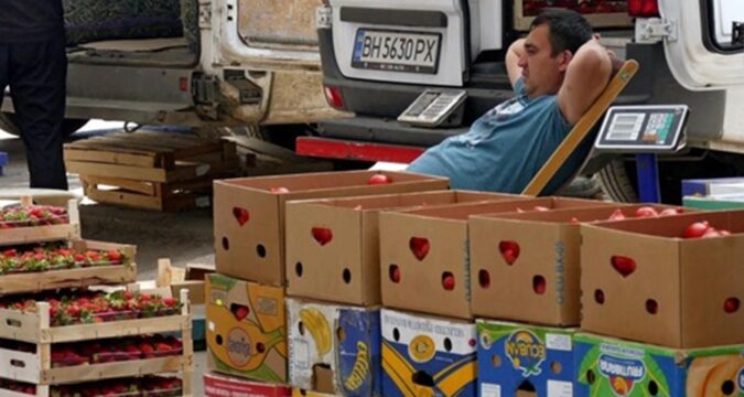 Ціни в Україні впали вперше за два роки