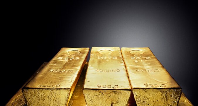 Ціна золото оновлює рекорди на тлі політичної невизначеності