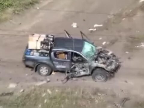 Авто журналістів 5 каналу підірвалося на магнітній міні під Покровськом
