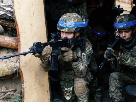 Перші з добровольців, які прийшли за програмою «Контракт 18–24», отримали державні нагороди