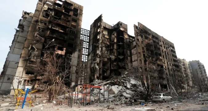 Росіяни показали свої воєнні злочини у власному пропагандистському фільмі про Маріуполь