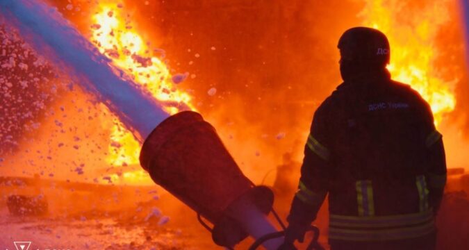 Зеленський подякував рятувальникам за оперативну роботу