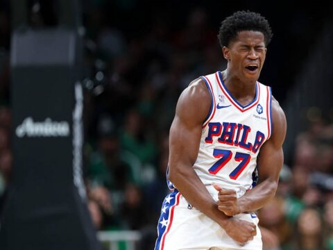 Новачок Філадельфії трощить усіх у дебюті