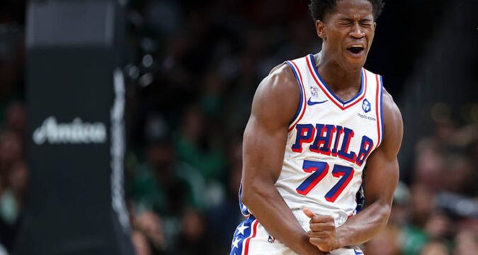 Новачок Філадельфії трощить усіх у дебюті