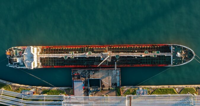 РФ вперше поставила нафту на новий НПЗ у Грузії - ЗМІ