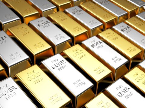 Золото та срібло обвалилися після рекордного зростання