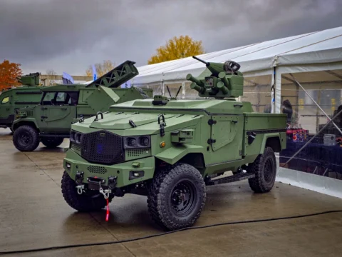 Може конвертуватися у дрон: у Польщі представили гібридну бойову машину FTF