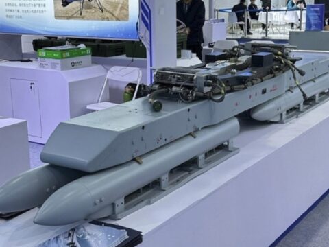 Китай розробив пусковий пілон для ракет та авіабомб для важких дронів