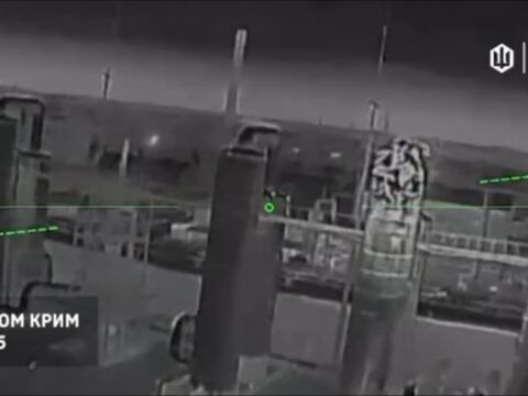 Мадяр показав ураження хімзаводу в Криму