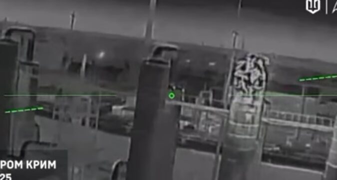 Мадяр показав ураження хімзаводу в Криму