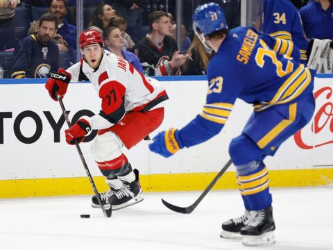 НХЛ: Кароліна сенсаційно поступилася