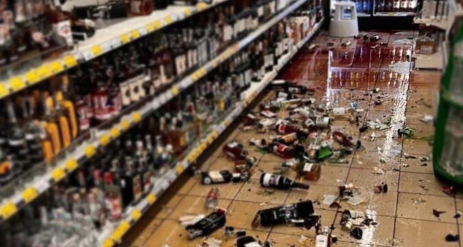 Киянин розгромив алкогольний відділ у магазині