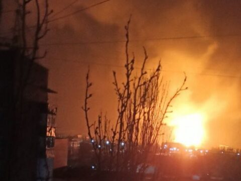 У Таганрозі РФ прогриміли 20 вибухів, вирує пожежа