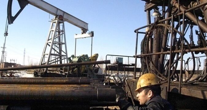 Нафтові доходи РФ рекордно впали з початку війни