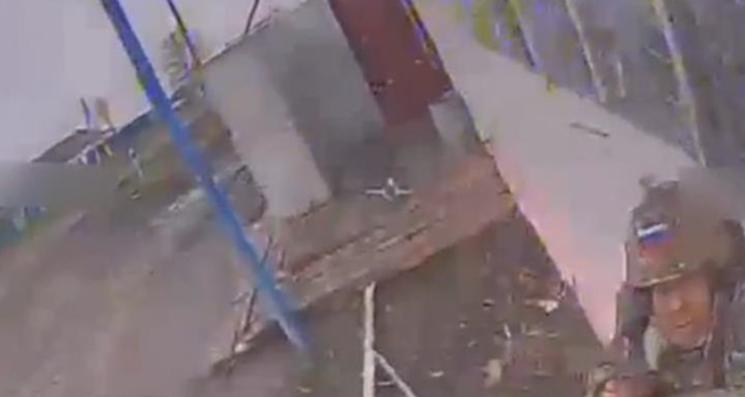 Прикордонники показали "вибухову" роботу дронів по окупантах