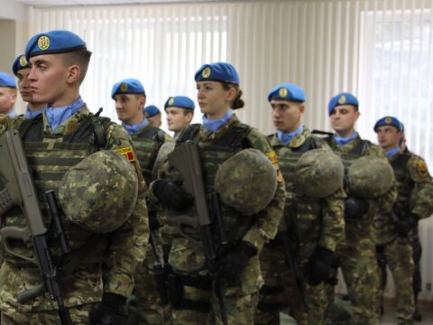 Молдовські військові озброїлися штурмовими гвинтівками AUG