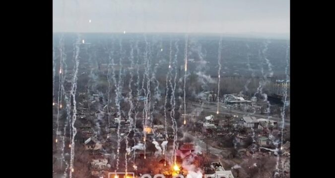 Росія атакує Костянтинівку фосфорними боєприпасами