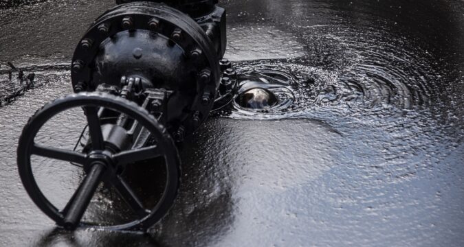 Країни МЕА почали вивільнення аварійних нафтових запасів