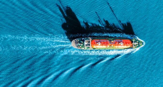 Покупці СПГ масово переорієнтовуються з Катару на США