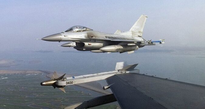 У Південній Кореї під час тренування розбився винищувач F-16