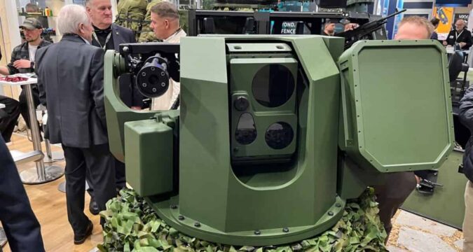 Rheinmetall представив зенітний бойовий модуль RCWS320C-UAS з автонаведенням