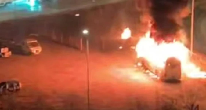 У Львові прогримів вибух: палає автобус