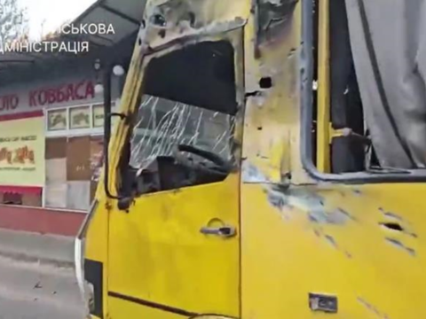 РФ атакувала маршрутку у Херсоні, 7 постраждалих