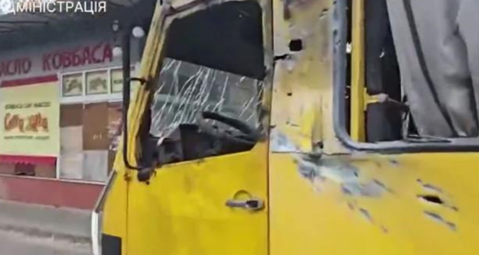 РФ атакувала маршрутку у Херсоні, 7 постраждалих