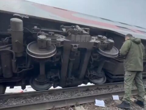 Аварія поїзда в Росії: зросла кількість потерпілих