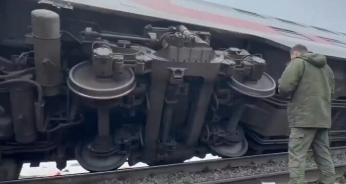 Аварія поїзда в Росії: зросла кількість потерпілих