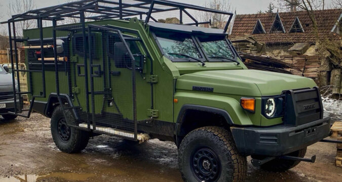 Німеччина передала Нацгвардії 5 броньованих медичних машин MEDIGUARD