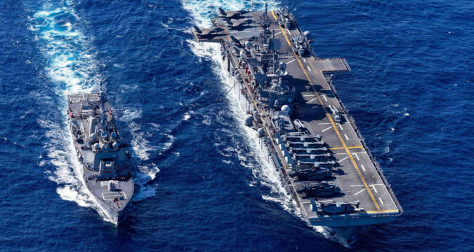 США збільшать угруповання військ біля Ірану, попри перемовини