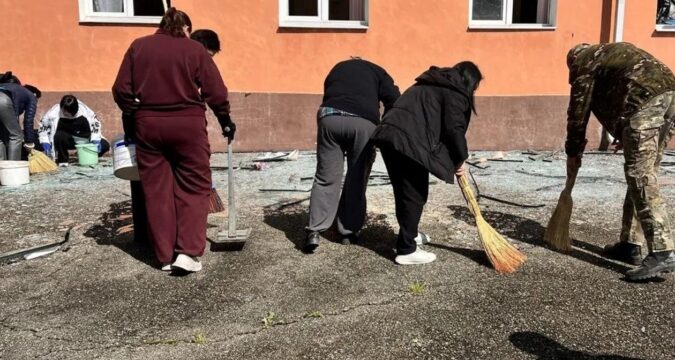 В Туапсе після удару по НПЗ пройшов "нафтовий дощ"