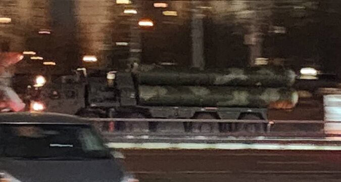 РФ, ймовірно, перекидає до Москви додаткові С-400 для прикриття параду 9 травня