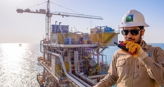 Саудити відновили навантаження нафти на супертанкери