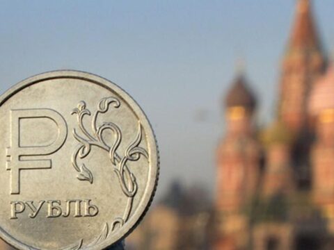 Рубль пережив найсильніше місячне падіння з 2022-го