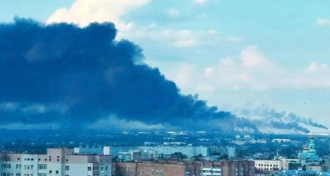 Дрони атакували Сизрань в РФ: палає НПЗ