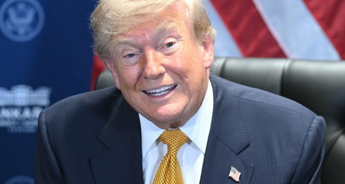 Трамп готує нові мита для 60 країн - ЗМІ