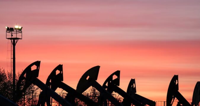 Нафта трохи подешевшала, але Brent за тиждень додала понад 7%