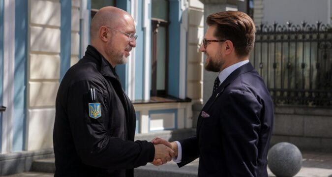 Литва допоможе Україні відновлювати енергетику