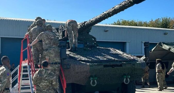 Британські артилеристи розпочали підготовку на САУ RCH 155