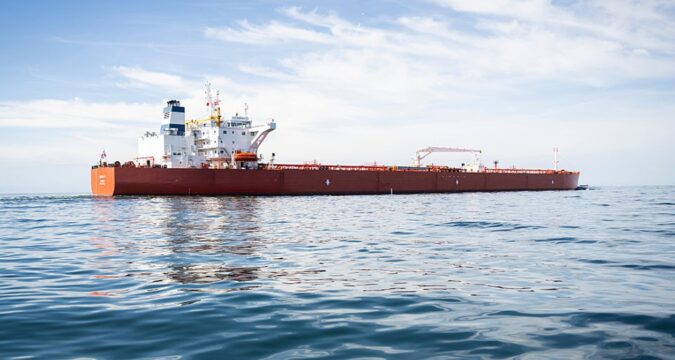 Нафтогазові доходи Кремля впали на 17% попри рекордне зростання цін