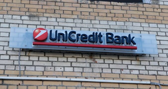 UniCredit готує вихід із Росії: Путін дозволив продаж банку